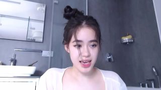 Siêu phẩm clip sex em gái tự sướng nước văng tung toé