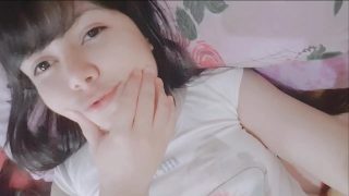 Clip sex gái xinh mới lớn tự sướng cực mê